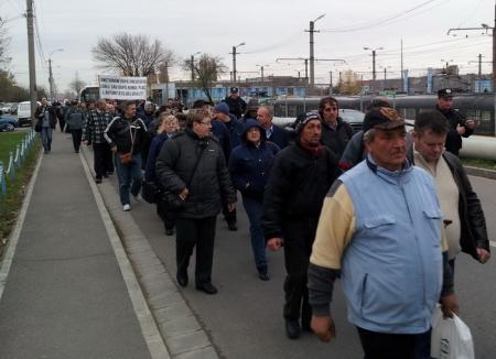 100 de angajaţi ai OTL, în marş prin oraş, pentru salarii mai mari